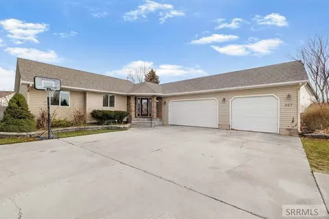 327 N Red Fox Dr, Ammon, ID 83401