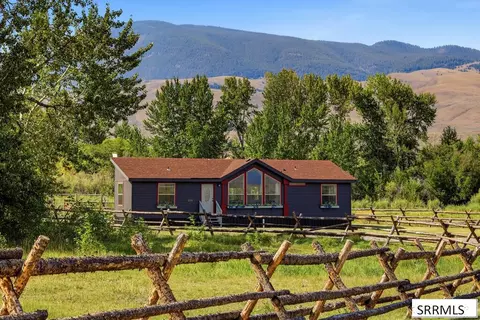 1119 Hwy 28, Salmon, ID 83467