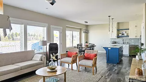 Living - 970 Pine Brook Ln, Rexburg, ID 83440 photo 2 of 3