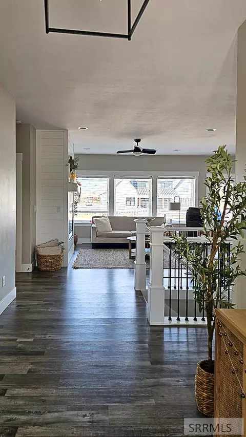 Entry Way - 970 Pine Brook Ln, Rexburg, ID 83440 photo 2 of 5