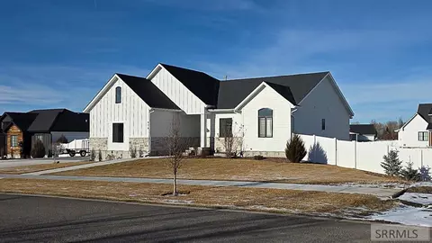 Exterior - 970 Pine Brook Ln, Rexburg, ID 83440 photo 3 of 6