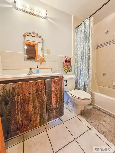 Bath - 3258 N 3350 W, Moore, ID 83255 photo 4 of 7