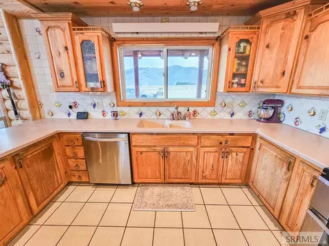 Kitchen - 3258 N 3350 W, Moore, ID 83255 photo 3 of 3