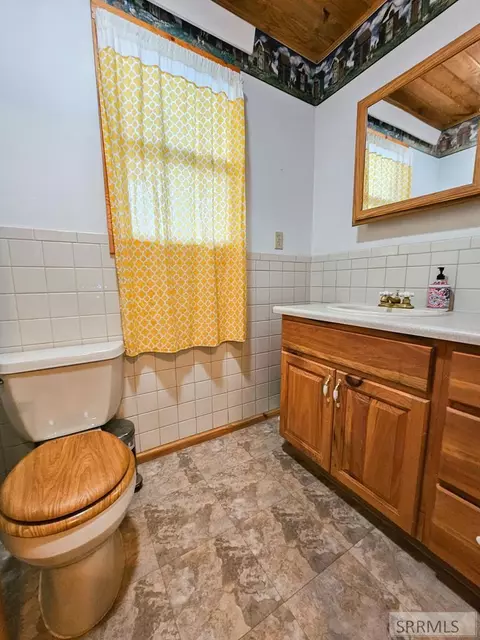 Bath - 3258 N 3350 W, Moore, ID 83255 photo 1 of 7