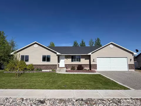 2920 N Sunlight Dr, Idaho Falls, ID 83401