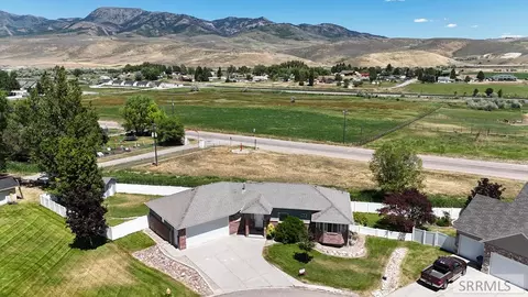 100 Mountain View Dr, Mccammon, ID 83250