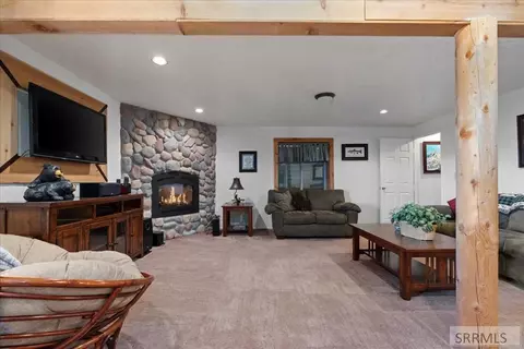 Living - 11021108 Pineview Ln, Driggs, ID 83422 photo 5 of 6