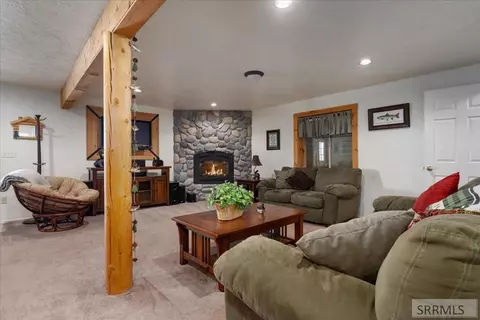 Living - 11021108 Pineview Ln, Driggs, ID 83422 photo 6 of 6
