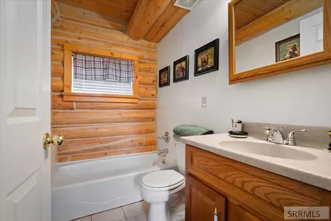 Bath - 11021108 Pineview Ln, Driggs, ID 83422 photo 1 of 3