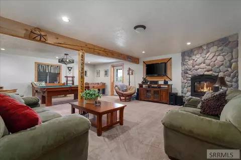 Living - 11021108 Pineview Ln, Driggs, ID 83422 photo 4 of 6