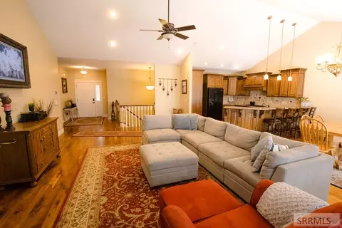 Living - 354 Eagle Smt, Rexburg, ID 83440 photo 1 of 3