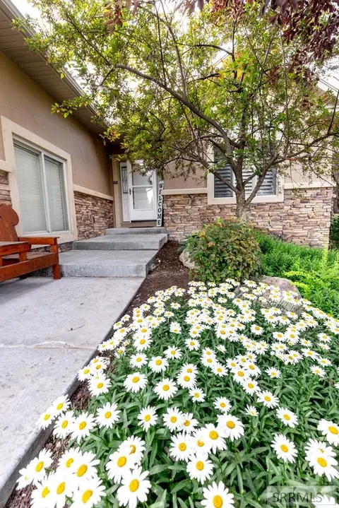 Exterior - 354 Eagle Smt, Rexburg, ID 83440 photo 3 of 5