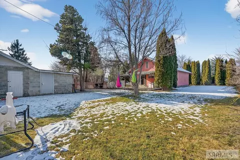 Exterior - 1002 E St, Rupert, ID 83350 photo 3 of 9