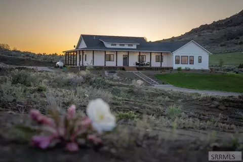 1032 E Butte Rd, Menan, ID 83434
