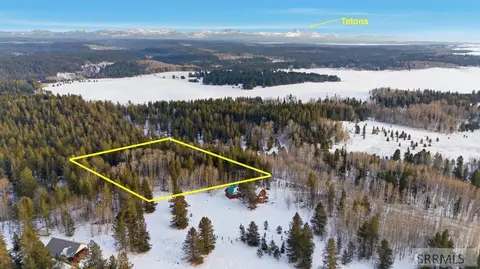 4523 S Elk Loop Rd, Ashton, ID 83420