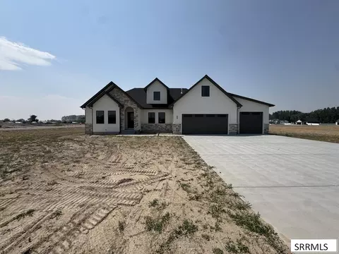 Exterior - 209 N 4117 E, Rigby, ID 83442 photo 2 of 12