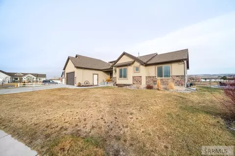 4631 Mountain Bend Dr, Ammon, ID 83406