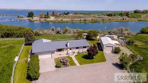 2587 Sparks Ln, American Falls, ID 83211