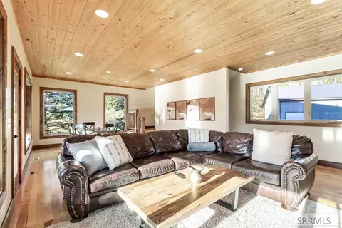 Living - 1547 Cherry Butte Rd, Ashton, ID 83420 photo 5 of 6