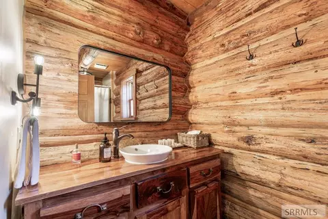 Bath - 1547 Cherry Butte Rd, Ashton, ID 83420 photo 1 of 6