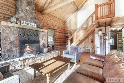 Living - 1547 Cherry Butte Rd, Ashton, ID 83420 photo 3 of 6