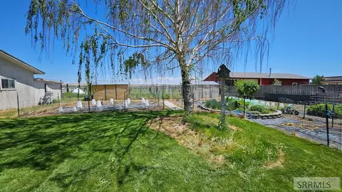 Exterior - 4064 S 2000 W, Rexburg, ID 83440 photo 3 of 25