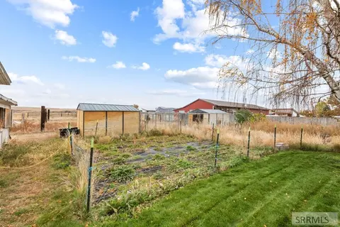 Exterior - 4064 S 2000 W, Rexburg, ID 83440 photo 18 of 25
