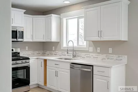 Kitchen - 3879 E Ash Ln, Rigby, ID 83442 photo 5 of 6