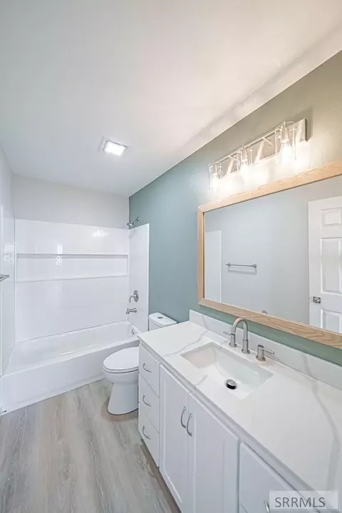 Bath - 3879 E Ash Ln, Rigby, ID 83442 photo 5 of 6