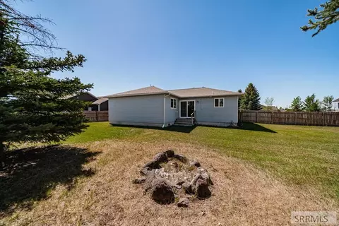 Exterior - 3879 E Ash Ln, Rigby, ID 83442 photo 6 of 8