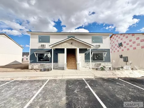 5405 Park Lawn Dr #111, Chubbuck, ID 83202