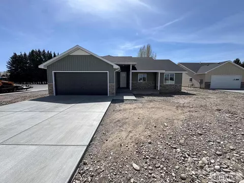 388 Wind River Cir, Shelley, ID 83274