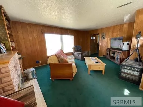 Living - 2 Chaffin Ln, Salmon, ID 83467 photo 2 of 2