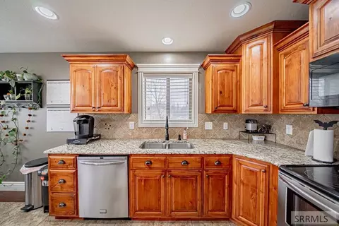 Kitchen - 4045 E 540 N, Rigby, ID 83442 photo 5 of 6