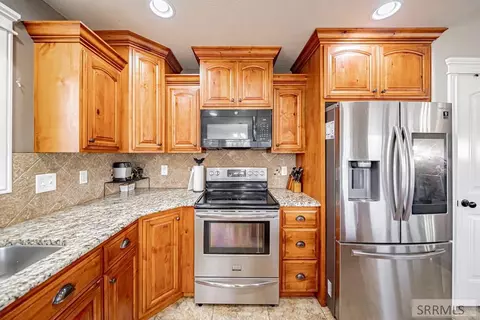 Kitchen - 4045 E 540 N, Rigby, ID 83442 photo 4 of 6