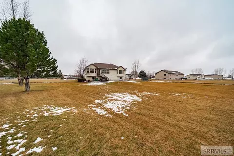 Exterior - 4045 E 540 N, Rigby, ID 83442 photo 3 of 4