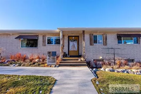 606 Calder Ave, American Falls, ID 83211