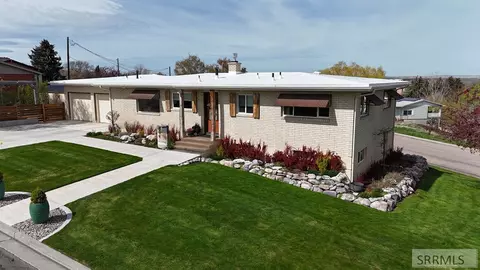 606 Calder Ave, American Falls, ID 83211