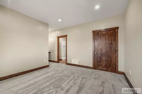 Bedroom - 2911 Hackamore Dr, Saint Anthony, ID 83445 photo 3 of 7
