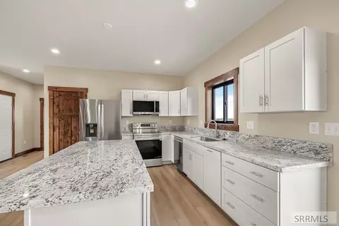 Kitchen - 2911 Hackamore Dr, Saint Anthony, ID 83445 photo 2 of 2
