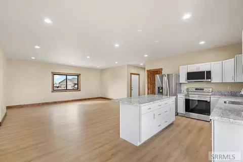Living - 2911 Hackamore Dr, Saint Anthony, ID 83445 photo 4 of 4
