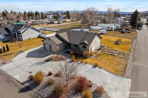 303 S Park Ave, Firth, ID 83236