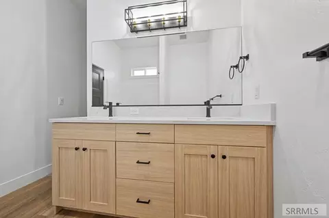 Bath - 3673 Eugene Ave, Ammon, ID 83406 photo 1 of 3
