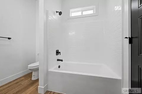 Bath - 3673 Eugene Ave, Ammon, ID 83406 photo 2 of 3