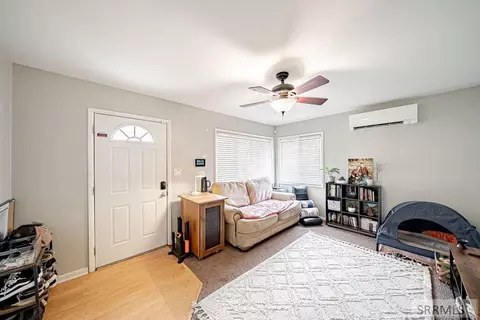 Entry Way - 318 S 3rd W, Rexburg, ID 83440 photo 1 of 2