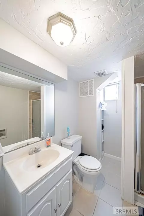 Bath - 318 S 3rd W, Rexburg, ID 83440 photo 5 of 6