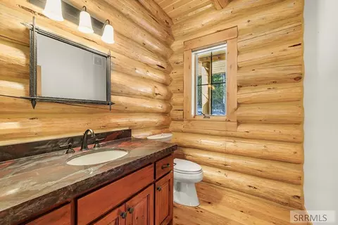 Bath - 8157 Ripplinger Rd, Driggs, ID 83422 photo 3 of 6