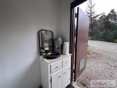 Bath - 1831 Donna Dr, Bancroft, ID 83276 photo 3 of 3