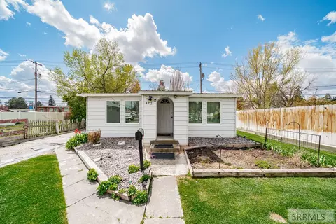 472 7th St, Idaho Falls, ID 83401