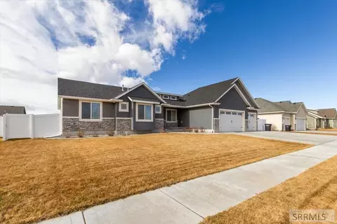 1952 47th St, Ammon, ID 83401